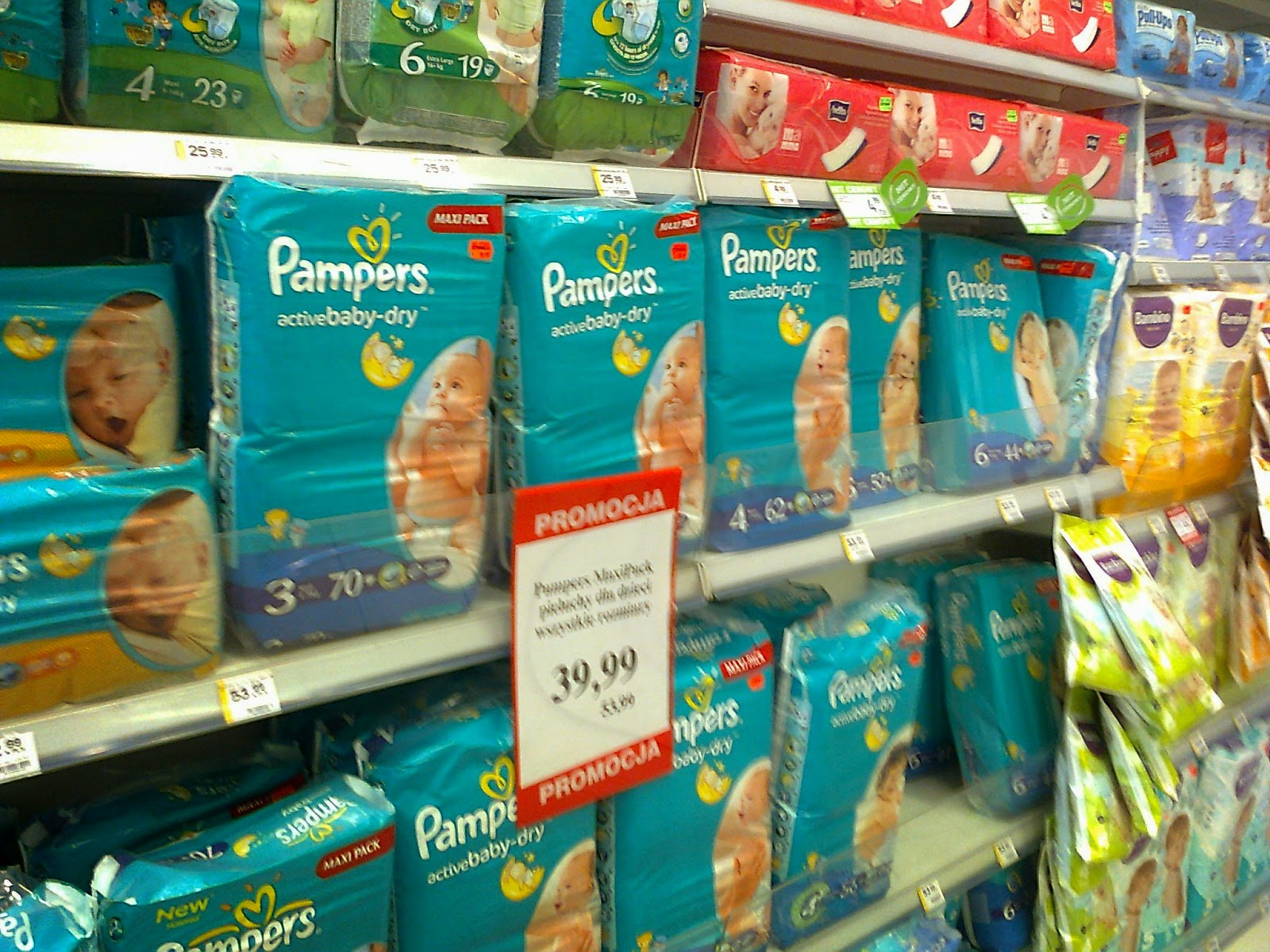 pieluchy pampers różowe i niebieskie